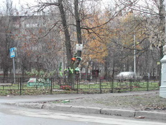 Стихийный памятник Юрию Курашову на Солнцевском проспекте 2002 год.